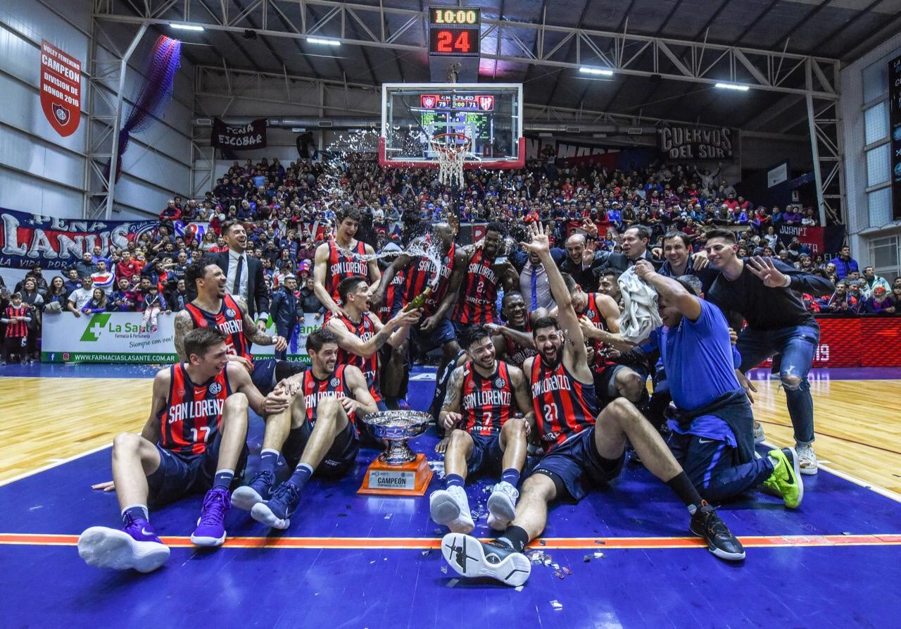 20 años, tres coronas