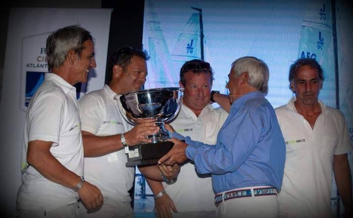 RCAS: 707, con licencia para ganar