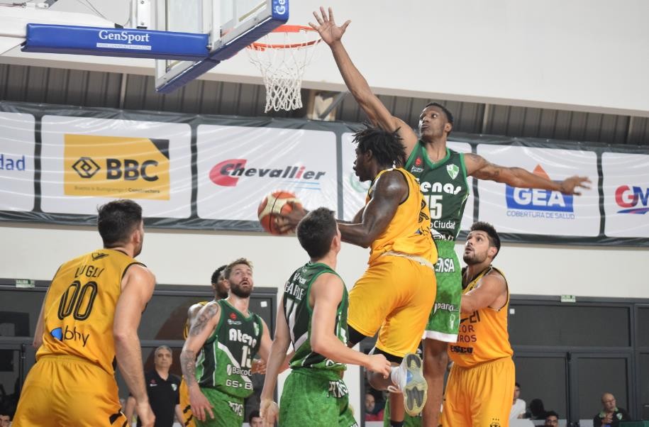 ¡Atenas festejó en el Arena Carlos Paz!