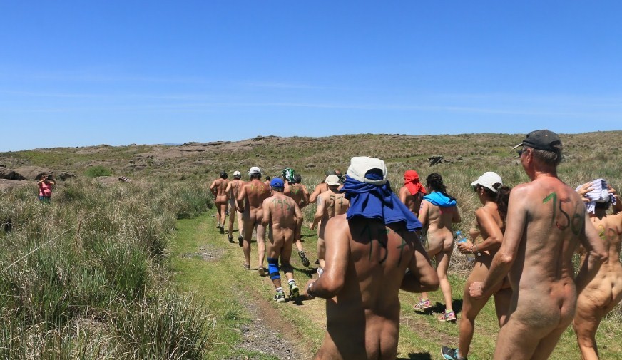 Pasó la Nudista
