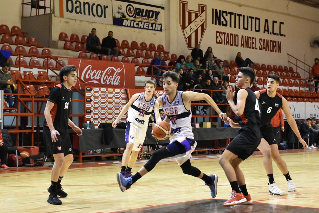 Instituto alcanzó a Bolívar en la punta