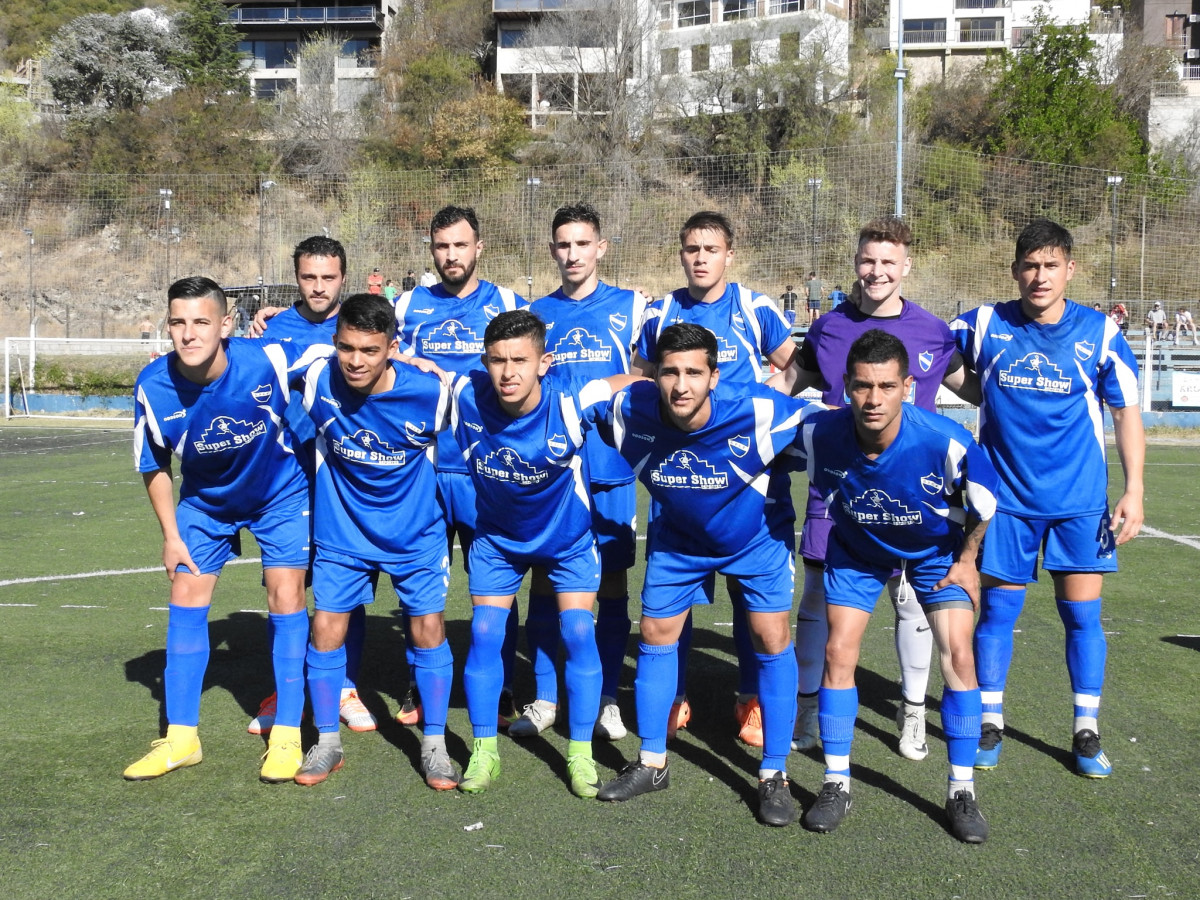 Atlético cayó en Córdoba y se complica en los promedios