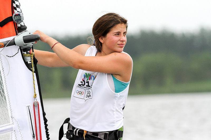Cortita y al pie: Micaela Lauret