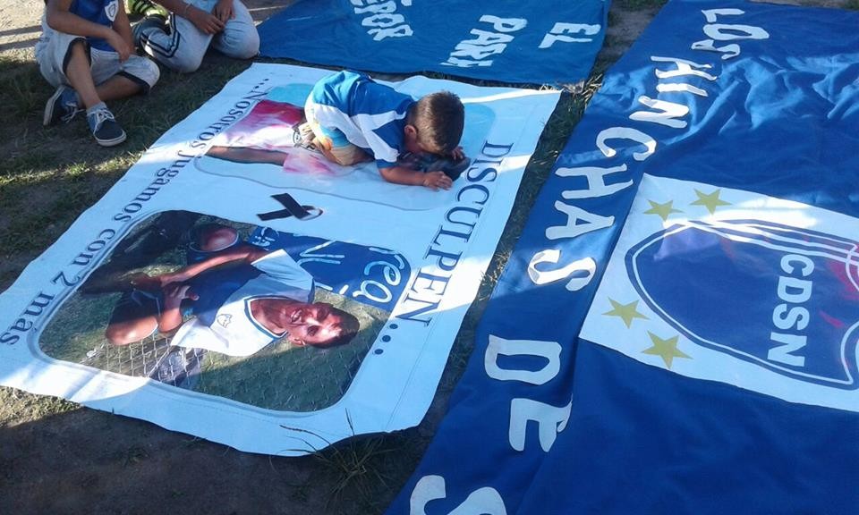 “Disculpen, nosotros jugamos con dos más”