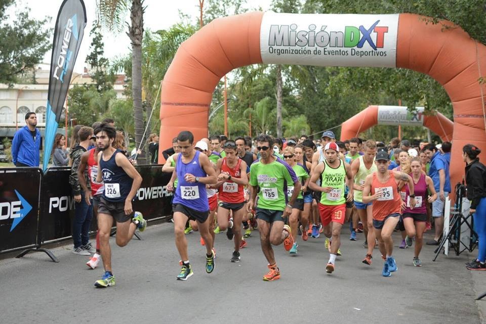 Se corre la Media Maratón Carlos Paz 