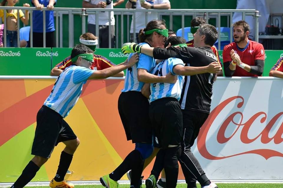 Por el podio Irán 