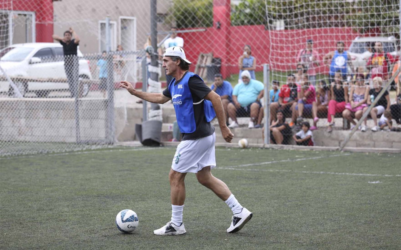 El Cabezón Ruggeri jugó un “picado” en Carlos Paz