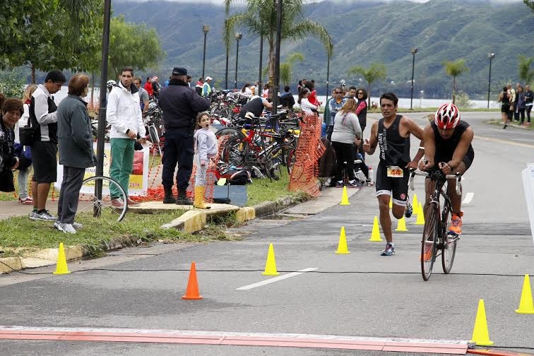 Nadaron, pedalearon y corrieron 