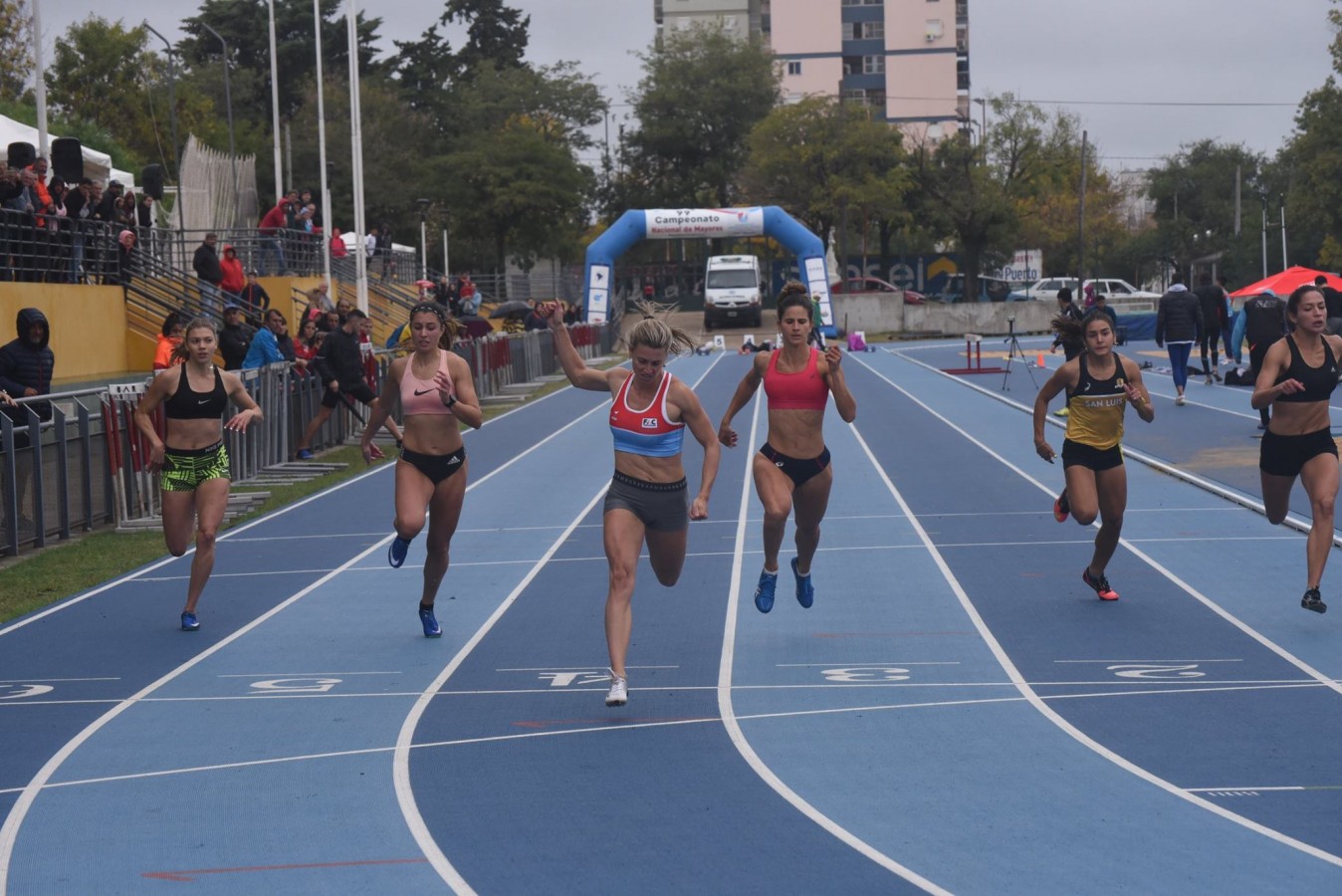 Vicky Woodward cerró el Nacional con una nueva medalla