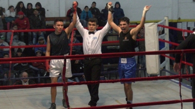 ¡Noche de box en el Sarmiento!