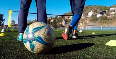 Fútbol tenis en la villa
