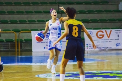 ¿Kiki con la celeste y blanca?