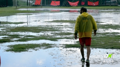 La lluvia paró la pelota 