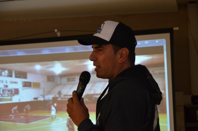 Ariel Britos brindó una charla en el Kempes