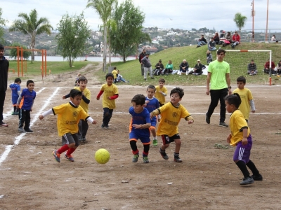 Encuentro Regional de Fútbol Infantil en Bahía del Gitano