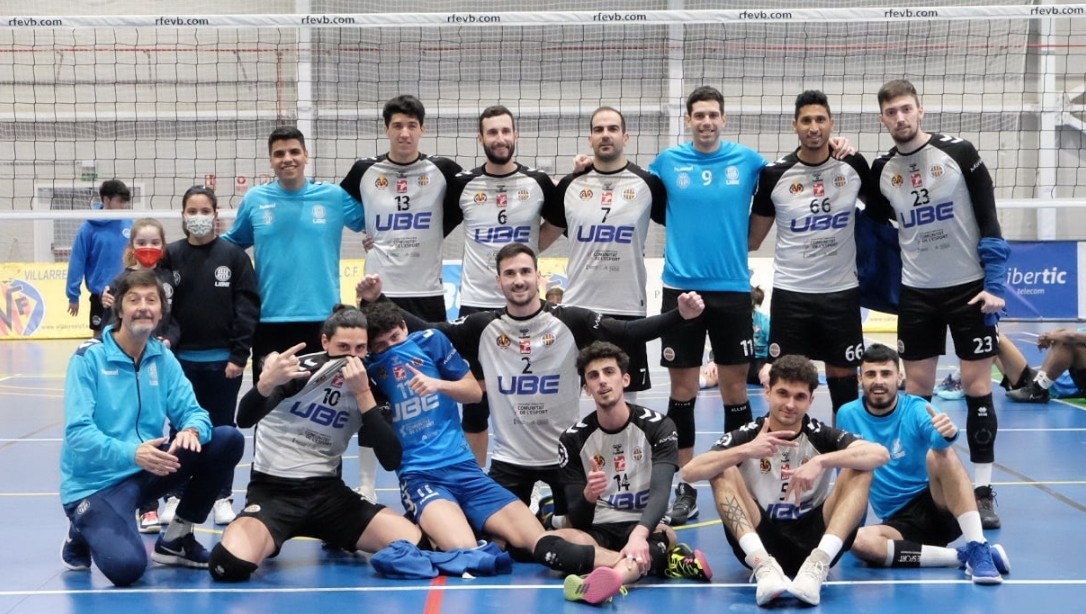 Con 15 pts. de Rajczakowski, Illa Grau mantuvo su invicto en España