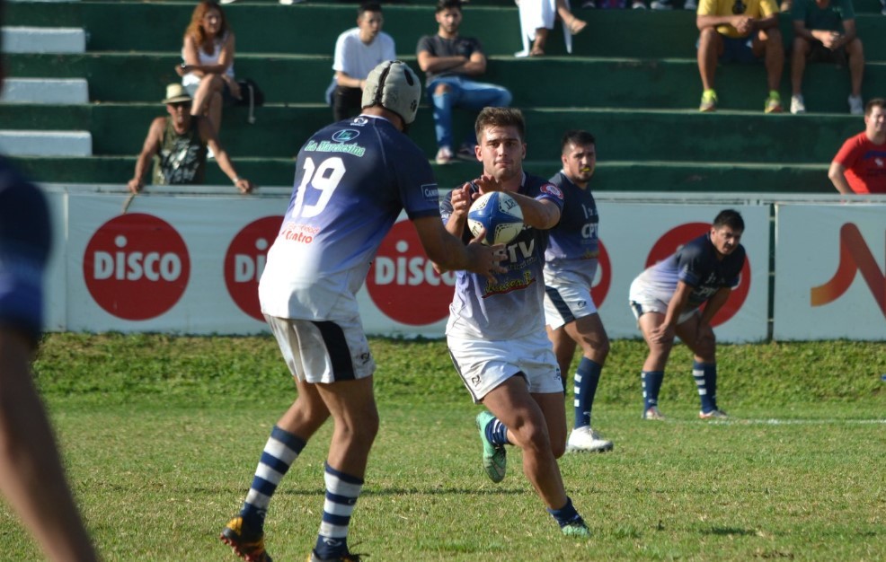 Carlos Paz RC festejó en el regreso de Simes 