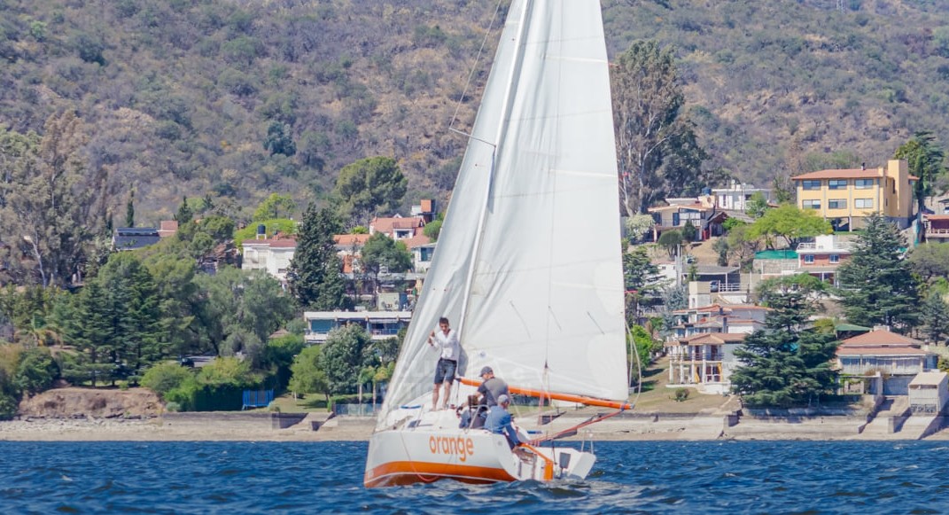Regata de Vela Primavera en el lago San Roque