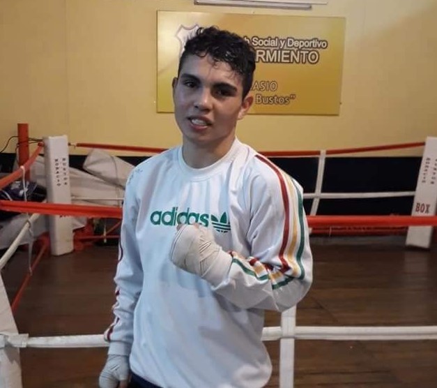 Festival de boxeo con 12 peleas amateur