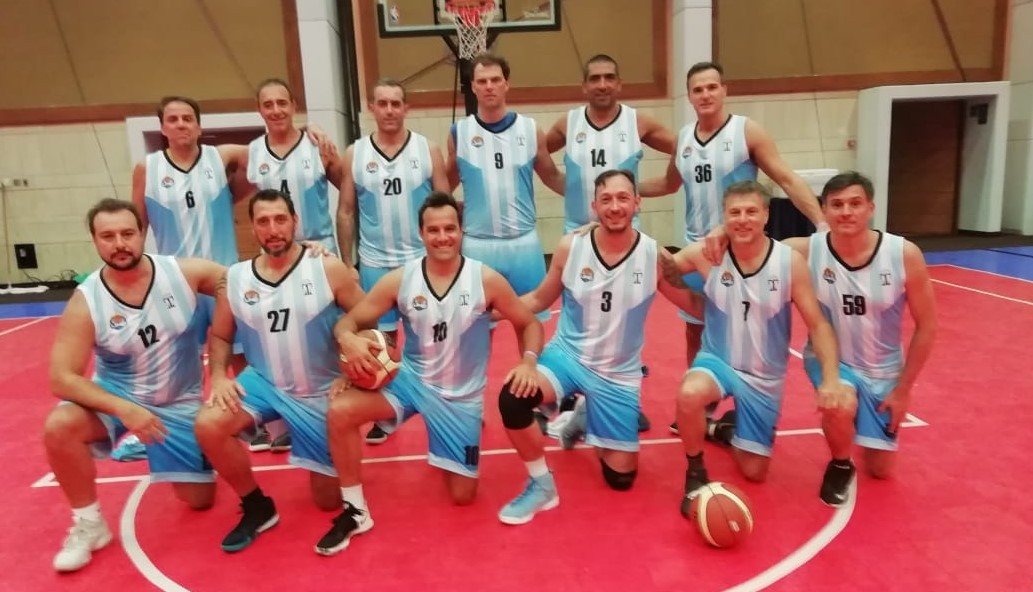 Juan y Carlos Di Tulio, campeones del Panamericano de Maxi-Básquet