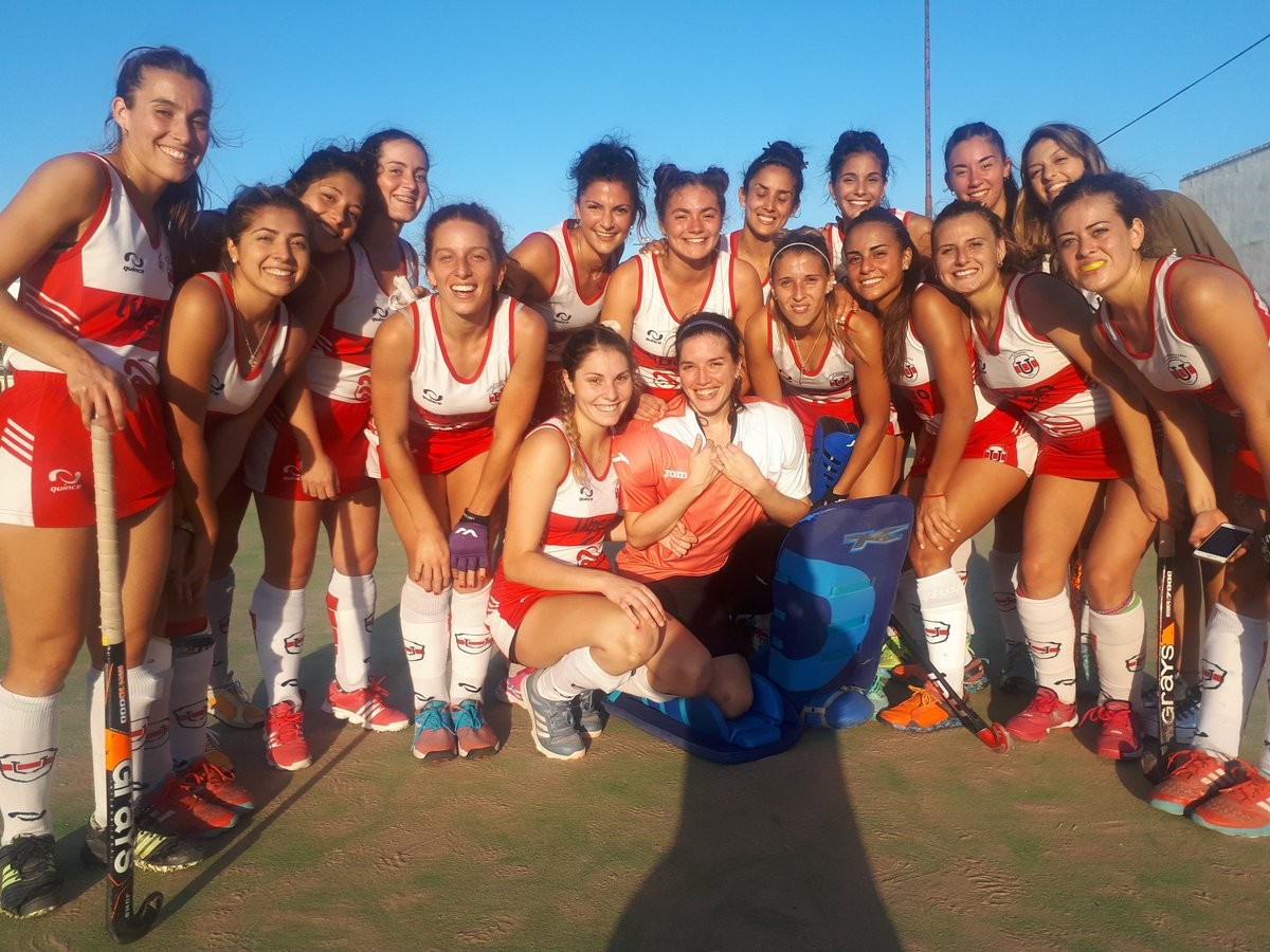 Universitario goleó a Carlos Paz RC en La Lomita