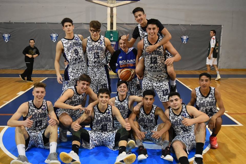 Bolívar recibió a Atenas en el estadio Alí