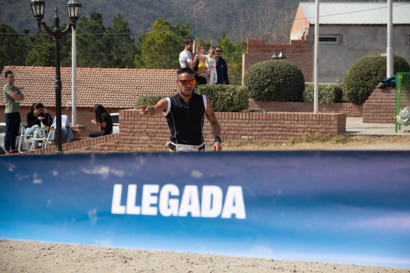 Oscar al frente