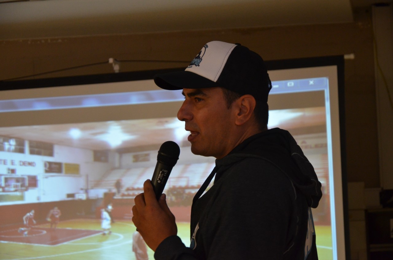 Ariel Britos brindó una charla en el Kempes