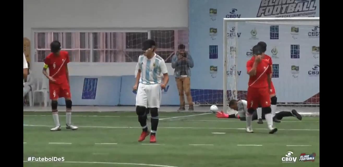 Veliz gritó ante Perú