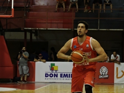 Sergio Rupil metió 33 puntos ante San Martín