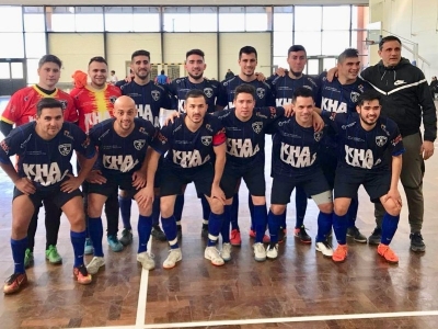 Invicto con triple frente