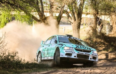 La laguna les quedó chica