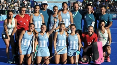 Ante la mirada de Fuentes...