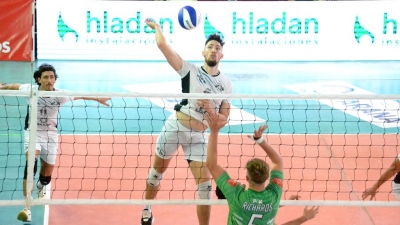 Liga Argentina: Rajczakowski debutó con triunfo junto a Obras