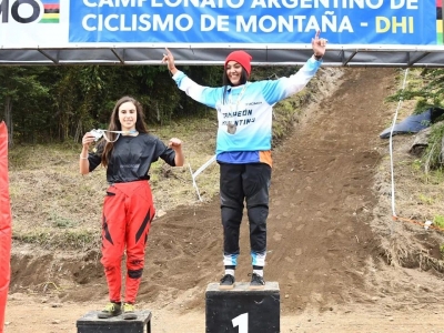¡Catalina Calderon, la carlospacense que se coronó campeona argentina de downhill! 